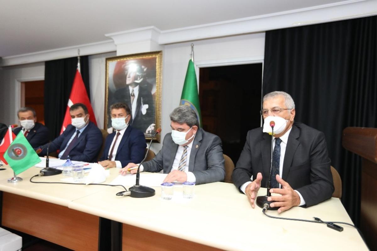 Tarhan: &ldquo;Bir&ccedil;ok noktada vatandaşlarımızı tarımsal &uuml;retime y&ouml;nlendirdik&rdquo;