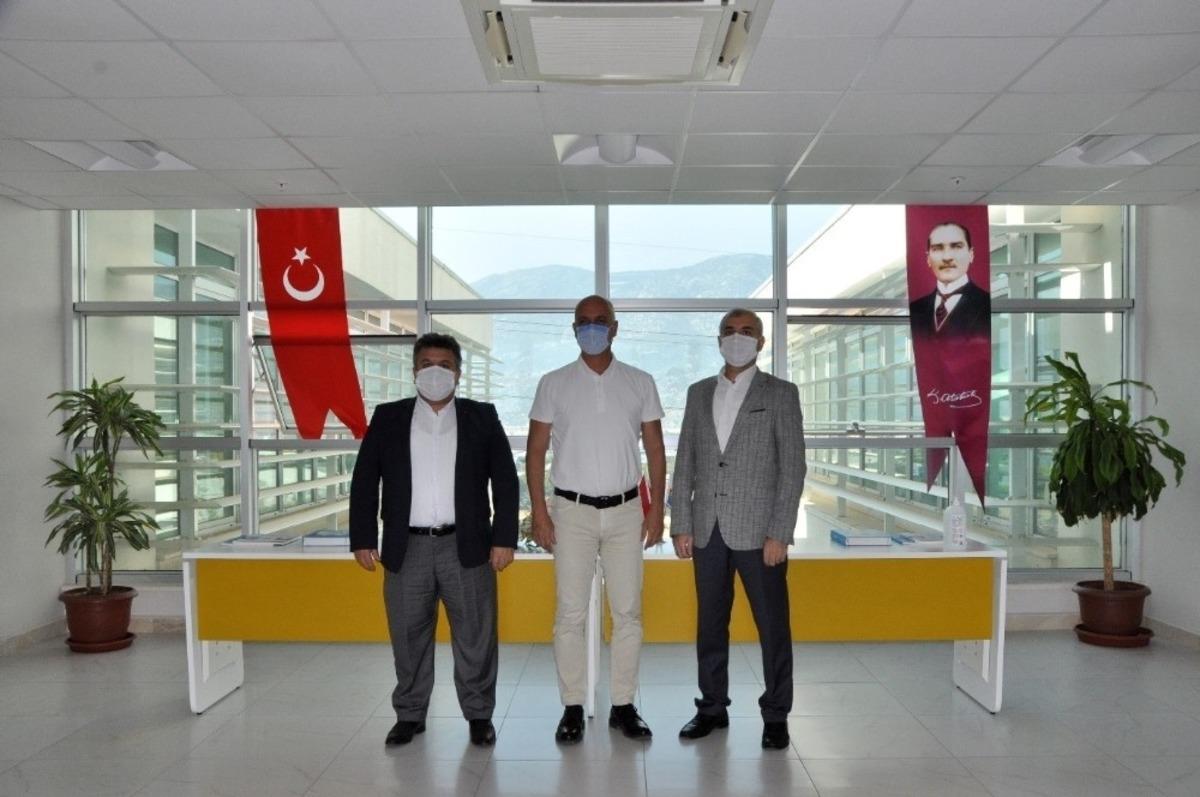 SGK, kayıtdışı istihdamla ilgili meslek kuruluşları ve STK&rsquo;ları bilgilendirdi