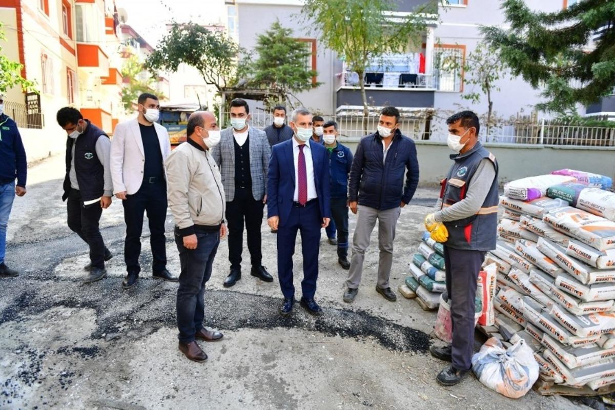 Başkan &Ccedil;ınar, yol ve kaldırım yenileme hizmetlerini inceledi