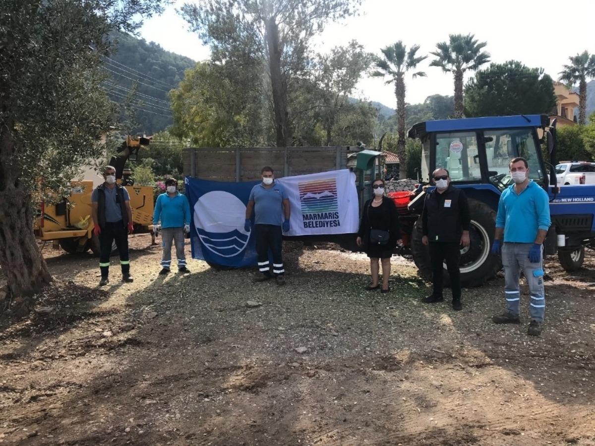 Marmaris&rsquo;te bah&ccedil;e atıkları doğaya kazandırılıyor