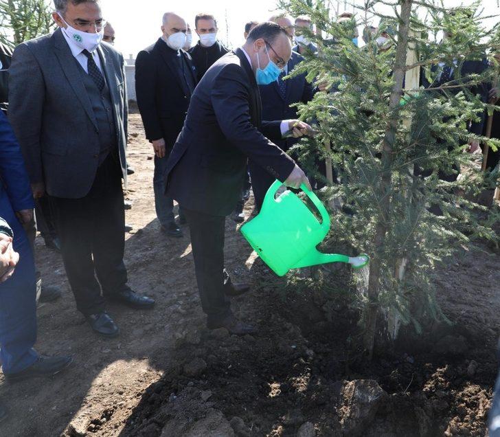 Vali Yırık:" Elazığımızın her yerini ağaçlandıracağız" G3