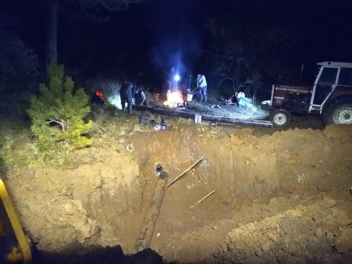 Su arızası gece boyu s&uuml;ren mesai ile giderildi