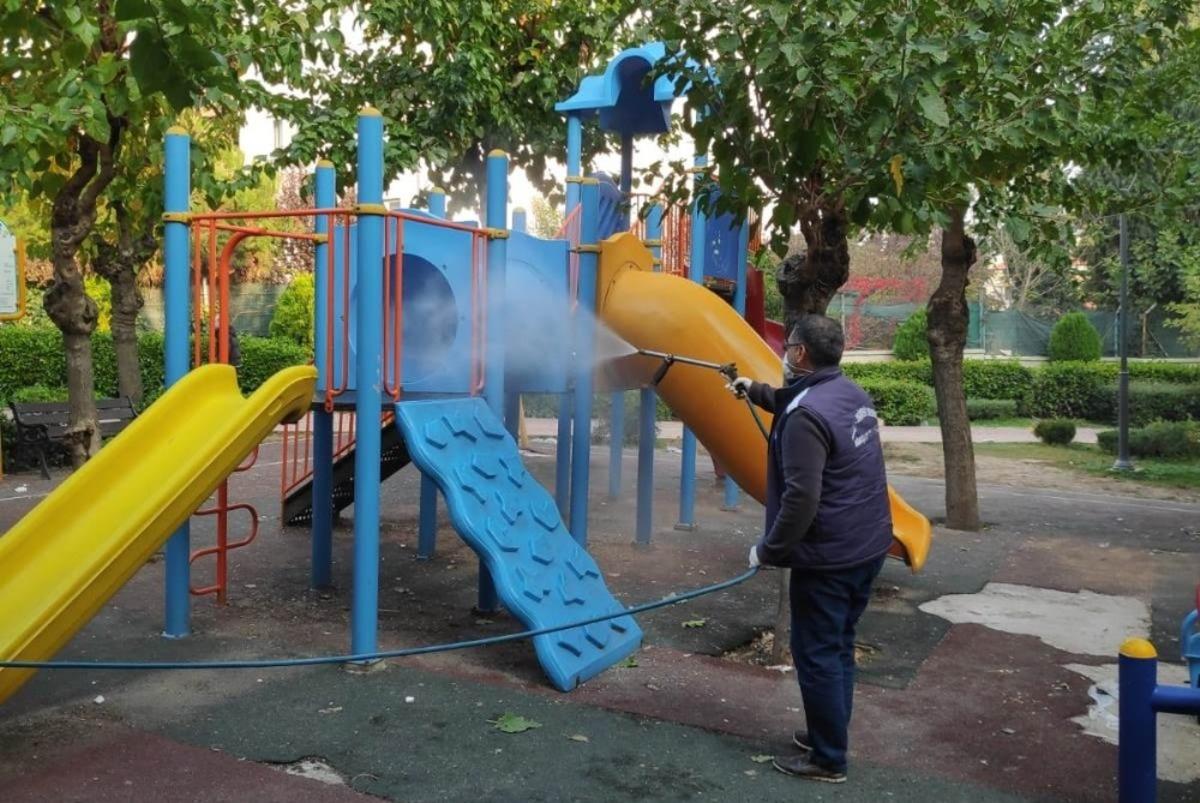 Dezenfeksiyon uygulamasında &ccedil;ocuk oyun grupları da unutulmuyor