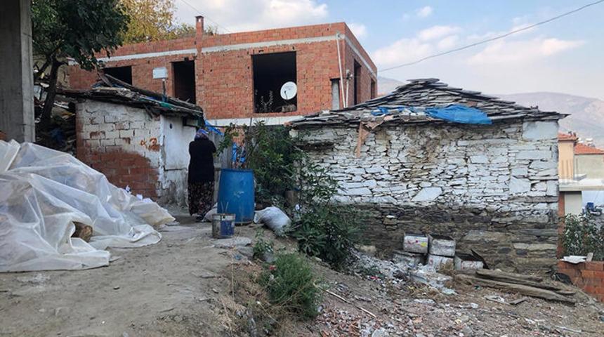 İzmir'de kan donduran olay! 71 yaşındaki kişi eşini baltayla öldürdü