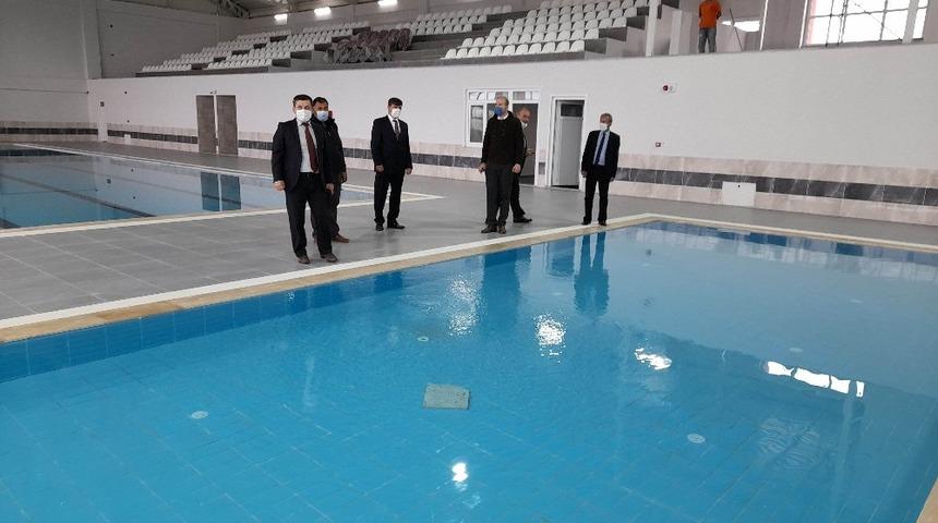 Uzunk&ouml;pr&uuml;&rsquo;de yarı olimpik kapalı y&uuml;zme havuzu a&ccedil;ılıyor