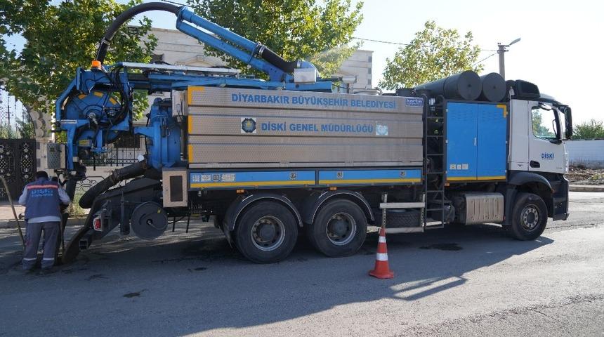 Diyarbakır&rsquo;da kanal ve yağmur suyu şebekeleri temizleniyor