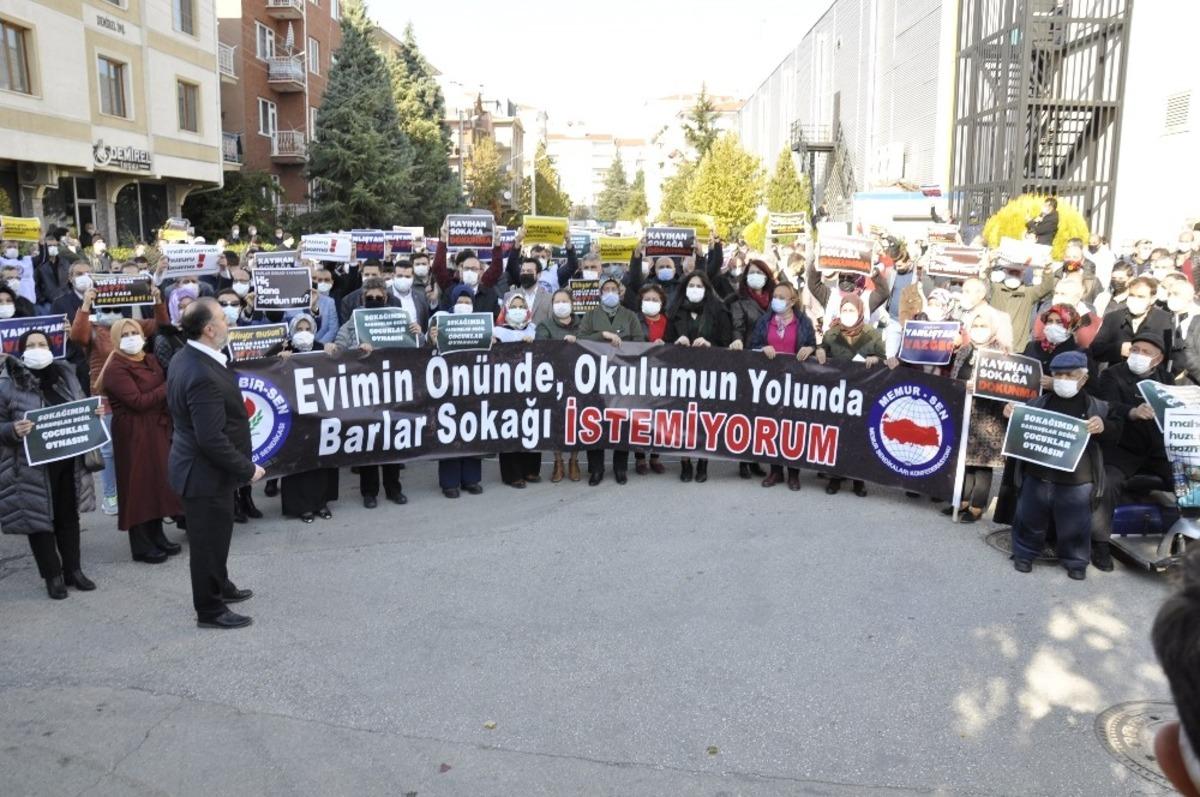 Alkoll&uuml; mekan iznine tepki