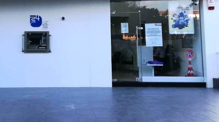 M&uuml;d&uuml;r ve iki personel pozitif &ccedil;ıktı, banka şubesi kapatıldı