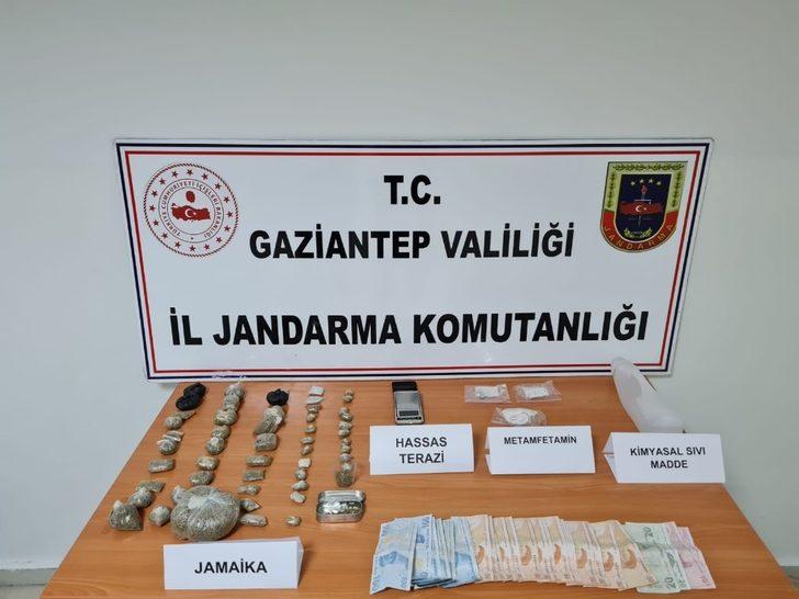 Jandarma’dan uyuşturucu tacirlerine şafak baskını G1