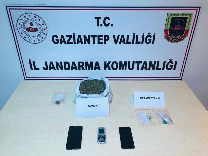 Jandarma’dan uyuşturucu tacirlerine şafak baskını G2
