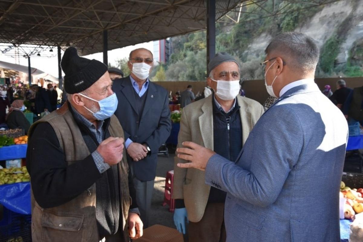 Vali halk pazarında korona vir&uuml;s denetimi yaptı