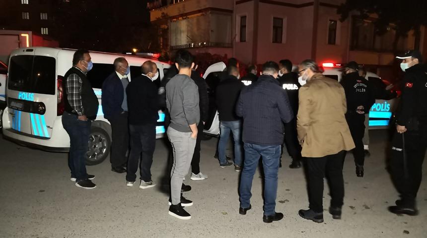 Bina y&ouml;netim toplantısında iki grup birbirine girdi: 13 g&ouml;zaltı