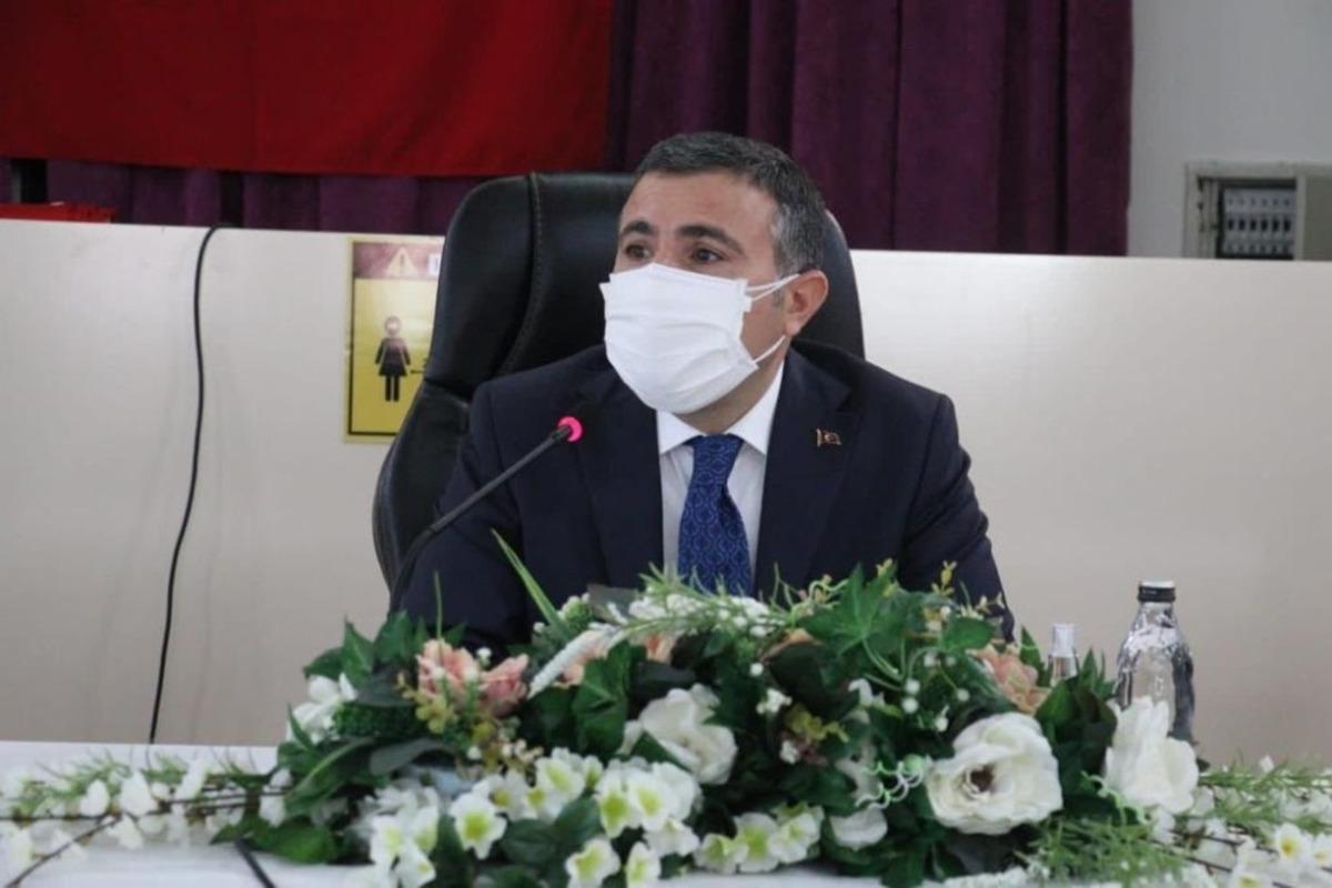 Vali Atay, G&uuml;m&uuml;şova&rsquo;da muhtarlarla buluştu