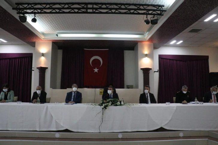 Vali Atay, Gümüşova’da muhtarlarla buluştu G3