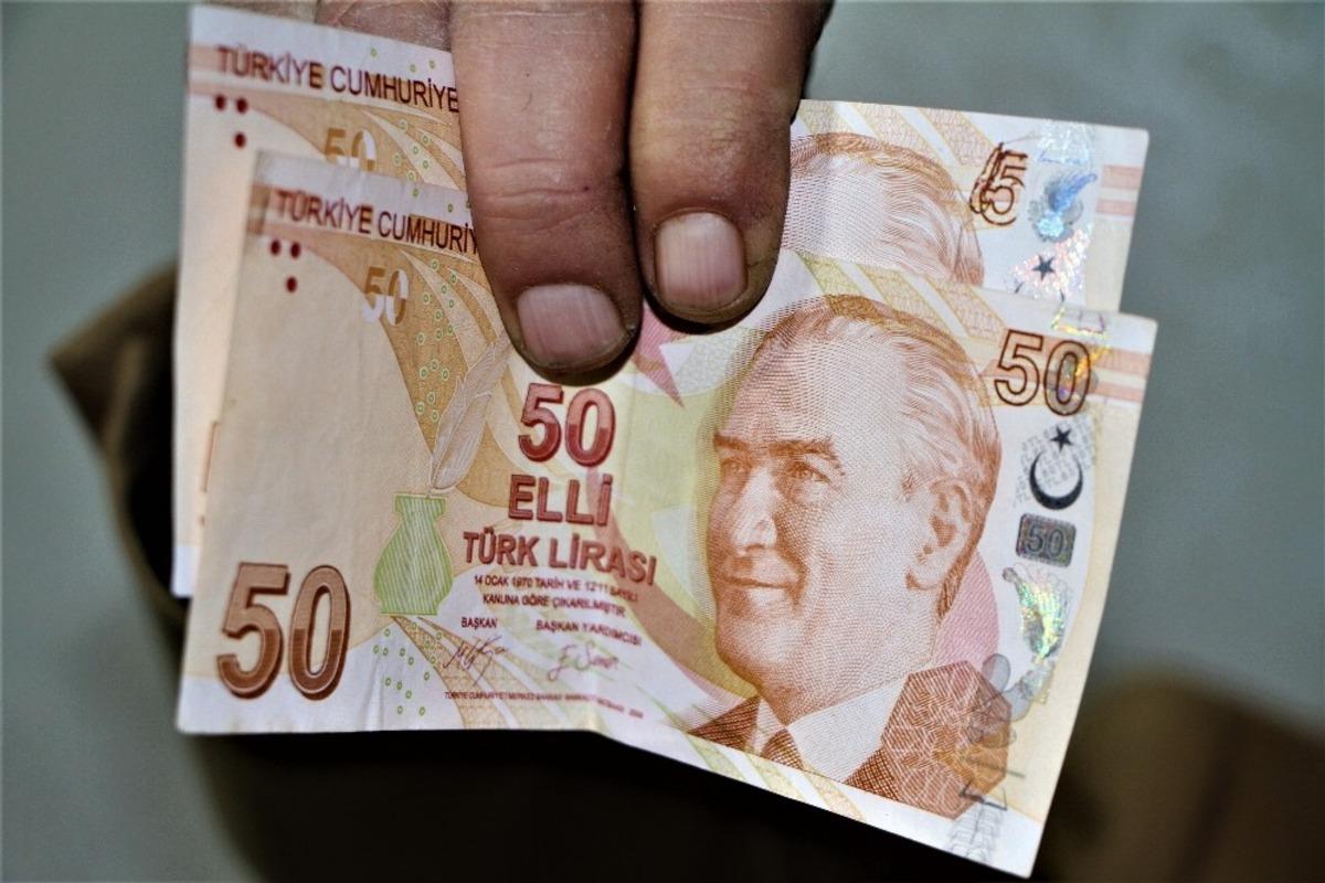 Hatalı basım 50 TL&rsquo;yi 50 bin TL&rsquo;ye satışa &ccedil;ıkardı