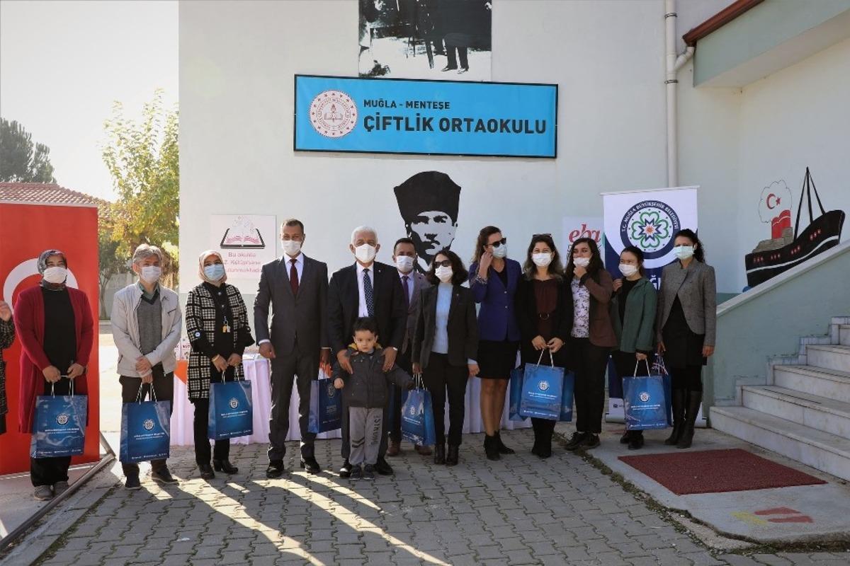 B&uuml;y&uuml;kşehir&rsquo;den k&ouml;y okullarına kitap desteği