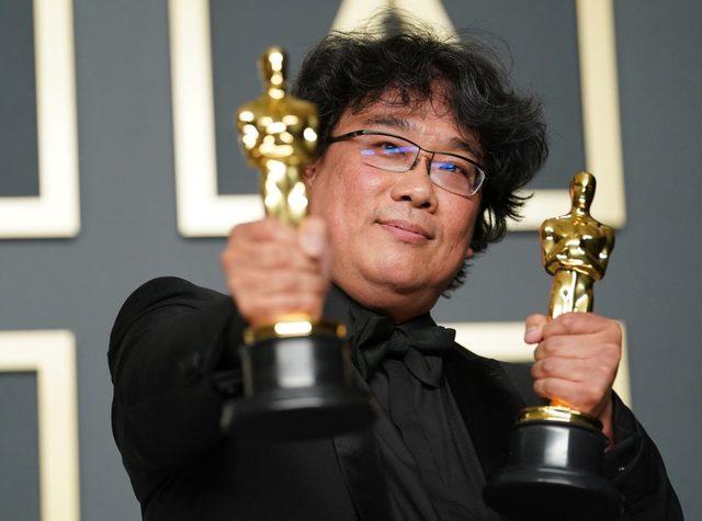 Bong Joon-ho, Parazit filmi ile 92. Akademi Ödülleri'nde En İyi Yönetmen, En İyi Film, En İyi Özgün Senaryo ödüllerinin yanı sıra Güney Kore adına da En İyi Uluslararası Film ödülünü kazandı