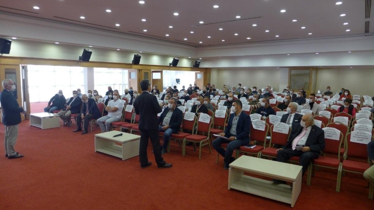 Kuşadası&rsquo;nda emlak&ccedil;ılar ve nakliyecilerden depremzedelere d&uuml;ş&uuml;k fiyat