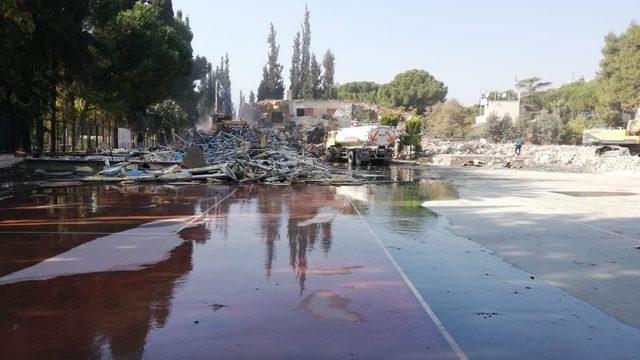 Aydın’ın en eski okulunda yıkım başladı