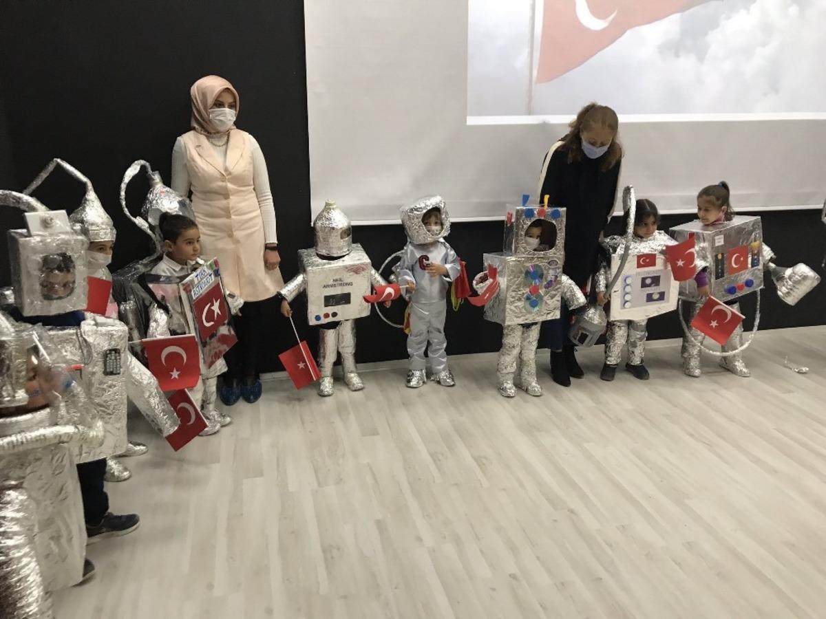 &ldquo;Uzay Haftası Etkinlikleri&rdquo; kapsamında d&uuml;zenlenen yarışmanın kazananları &ouml;d&uuml;llerine kavuştu