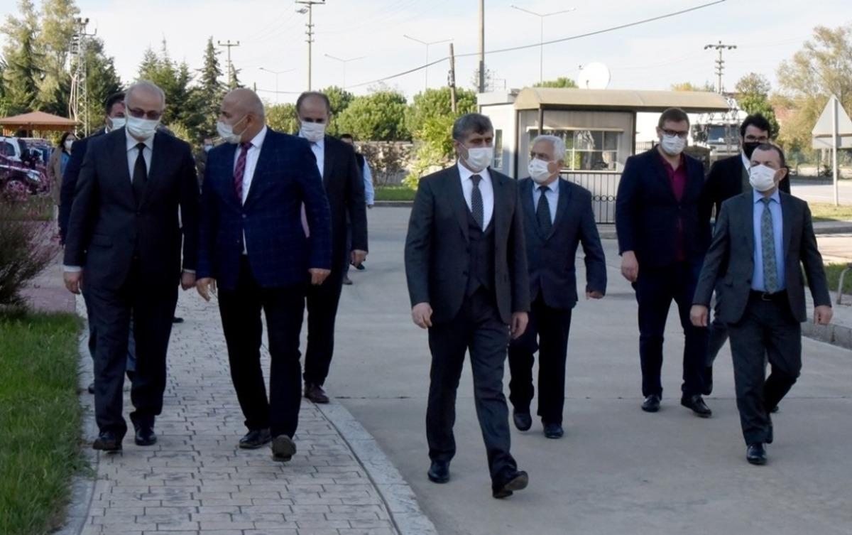 Rekt&ouml;r &Uuml;nal: &ldquo;İl&ccedil;elerimizde kamp&uuml;s k&uuml;lt&uuml;r&uuml;n&uuml; oluşturmak istiyoruz&rdquo;