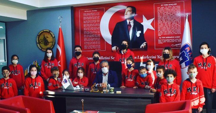 Zorbalığa hayır demek için okulda yürüyüş yaptılar G4