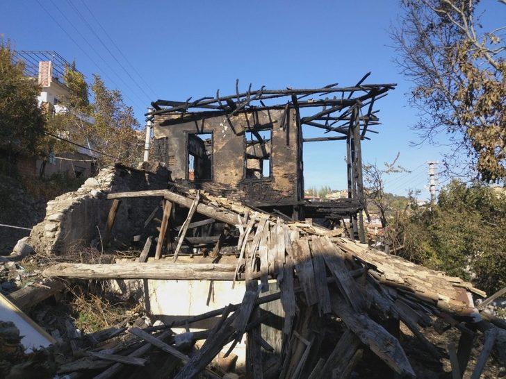 200 tarihten geriye enkaz kaldı G1