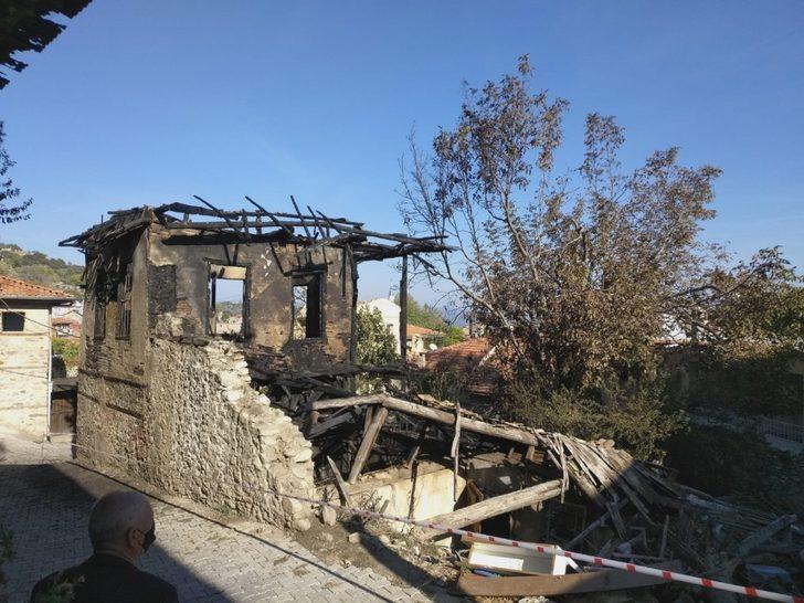 200 tarihten geriye enkaz kaldı G3