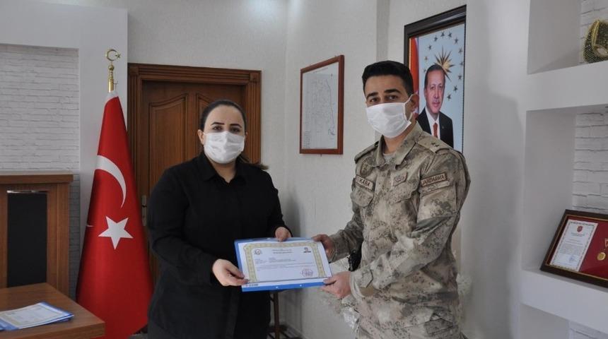 Kaymakam Demir&rsquo;den jandarma personellerine başarı belgesi