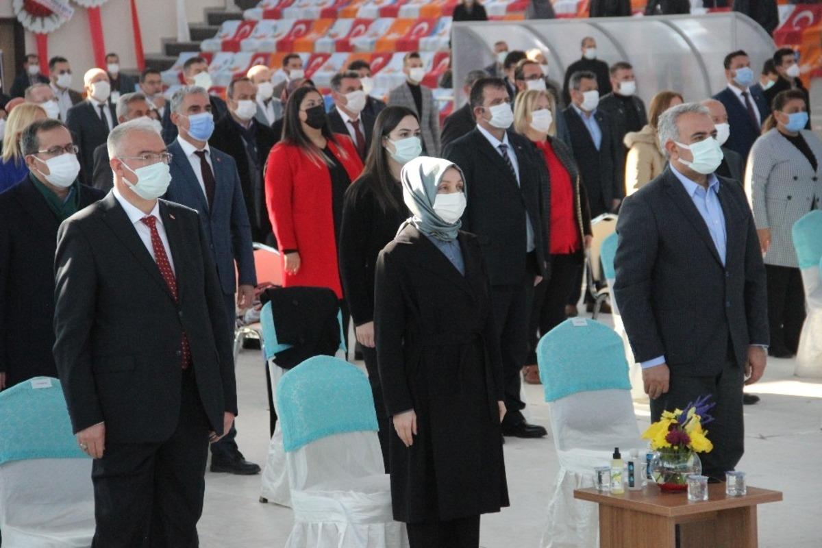 Usta: "B&uuml;t&uuml;n d&uuml;nyanın g&ouml;z&uuml; AK Parti&rsquo;de ve T&uuml;rkiye&rsquo;dedir"