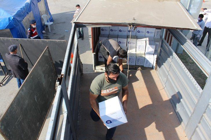 Büyükşehir’den karantinadaki  Finike Yuvalı’ya gıda desteği G1