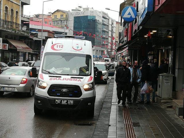 Dengesini kaybeden görevli merdivenlere düştü;1 yaralı