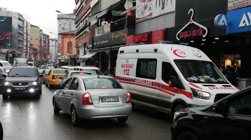 Dengesini kaybeden g&ouml;revli merdivenlere d&uuml;şt&uuml;;1 yaralı