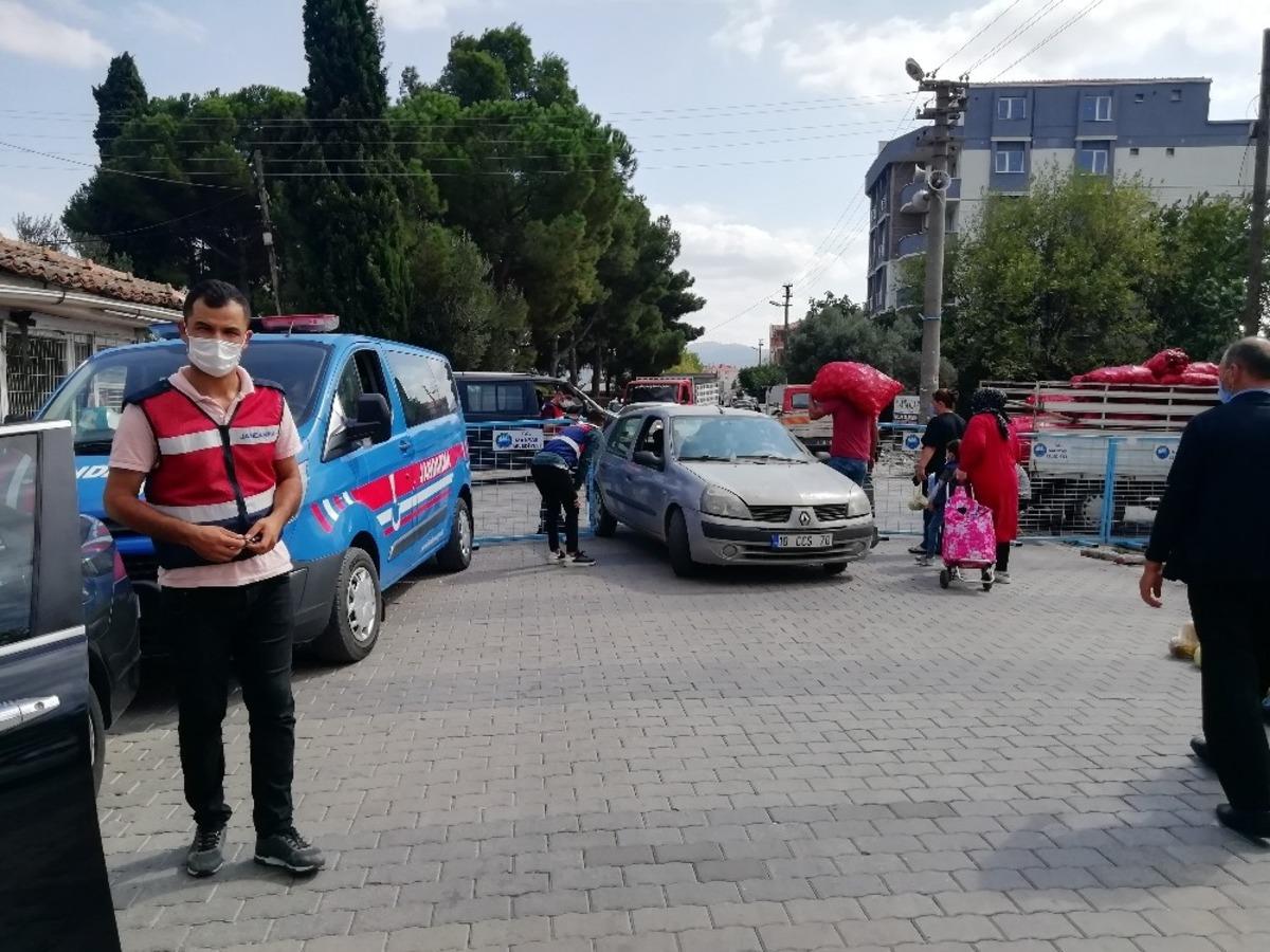 Manyas&rsquo;ta korona vir&uuml;s &ouml;nlemlerinde taviz yok