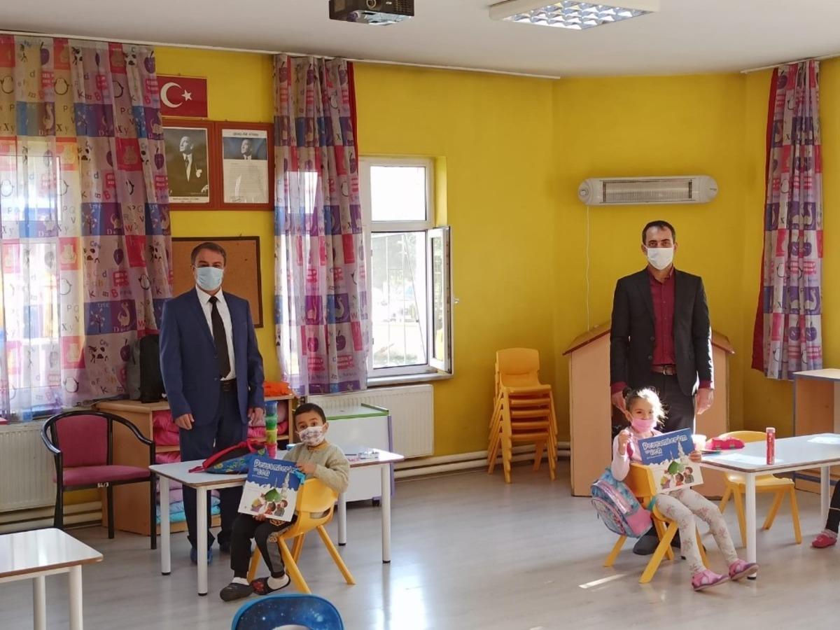 Kula M&uuml;ft&uuml;l&uuml;ğ&uuml;, Mevlidi Nebi haftasında &ccedil;ocukları unutmadı