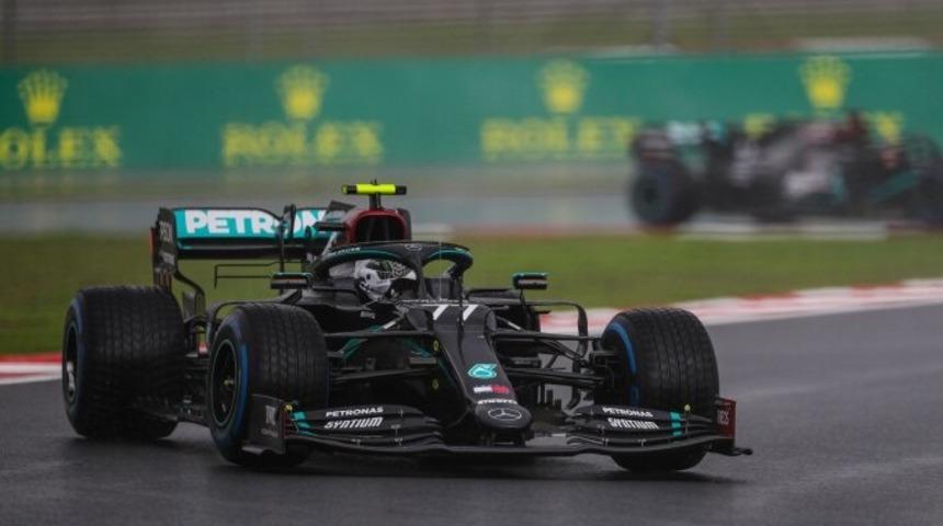 Lewis Hamilton: "Pist &uuml;st&uuml;nde kalmaya &ccedil;alışacağım"