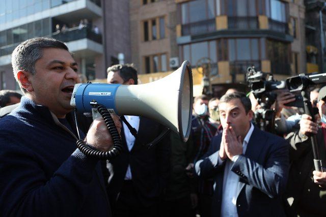 Ermenistan’ın eski Ulusal Güvenlik Servisi Başkanı, Paşinyan’a suikast suçlamasıyla tutuklandı