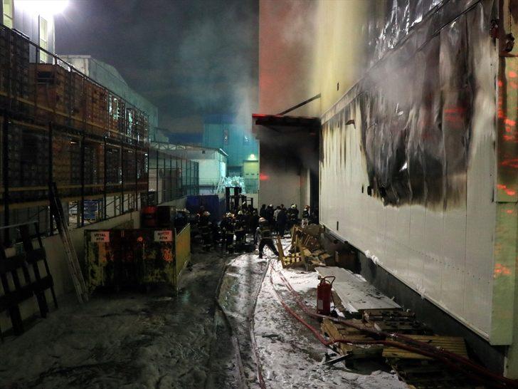 GÜNCELLEME - Kocaeli'de silah fabrikasında çıkan yangın söndürüldü G1