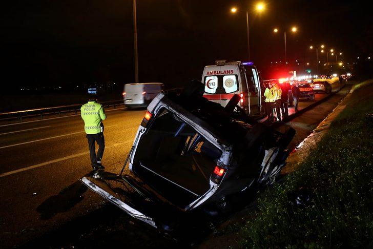 İstanbul'da minibüs devrildi: 2 yaralı G1