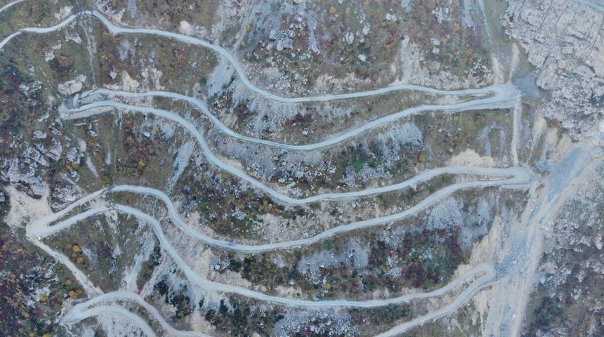 'Dünyanın en tehlikeli yolu’ndan geçmek cesaret istiyor