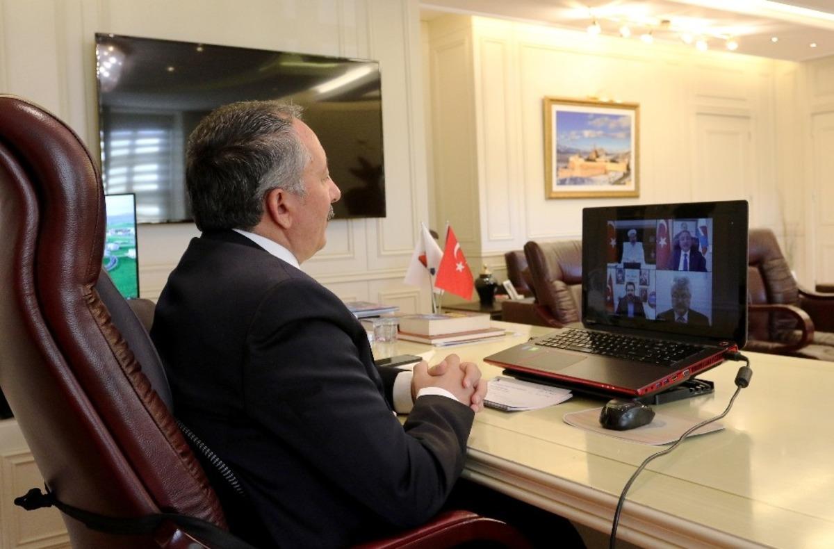 Aİ&Ccedil;&Uuml;&rsquo;de 4. Uluslararası Ahmed-i Hani sempozyumu başladı