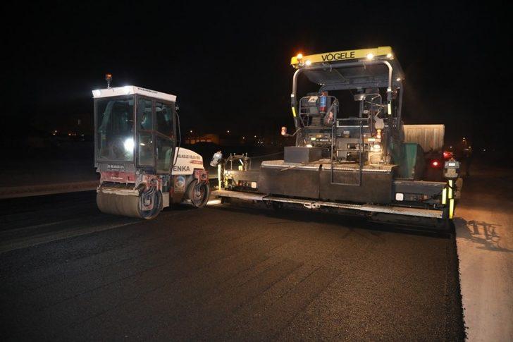 Melikgazi’den gece asfalt mesaisi G3