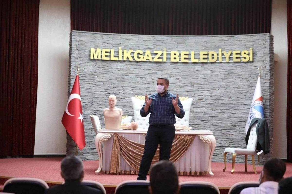 Melikgazi Belediye Personeline İlk Yardım Eğitimi
