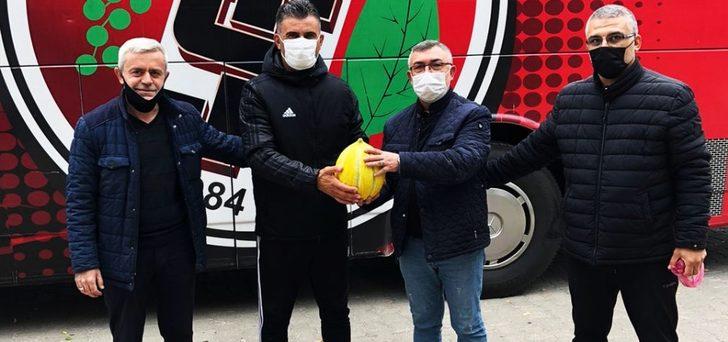 Turgutluspor Teknik Direktörü’ne Kırkağaç kavunu G2