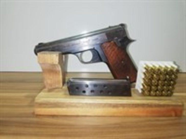 Balıkesir’de polis 41 aranan şahsı yakalarken, 20 silah ele geçirdi G4