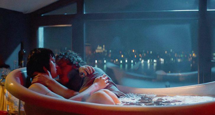 Boran Kuzum ve Miray Daner'in Saygı'daki küvet sahnesi olay oldu G3