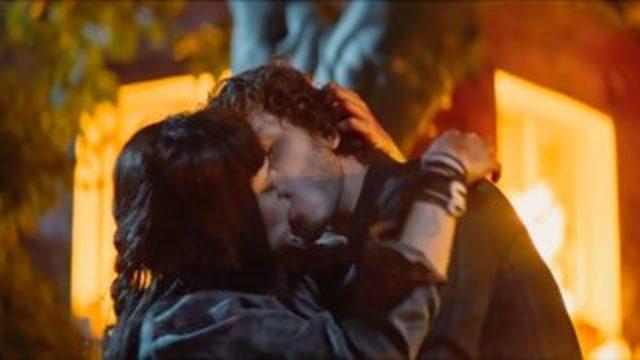 Boran Kuzum ve Miray Daner'in Saygı'daki küvet sahnesi olay oldu