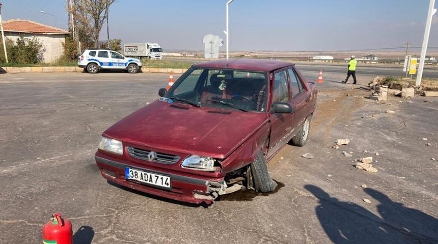 Yeşilhisar&rsquo;da trafik kazası: 4 yaralı