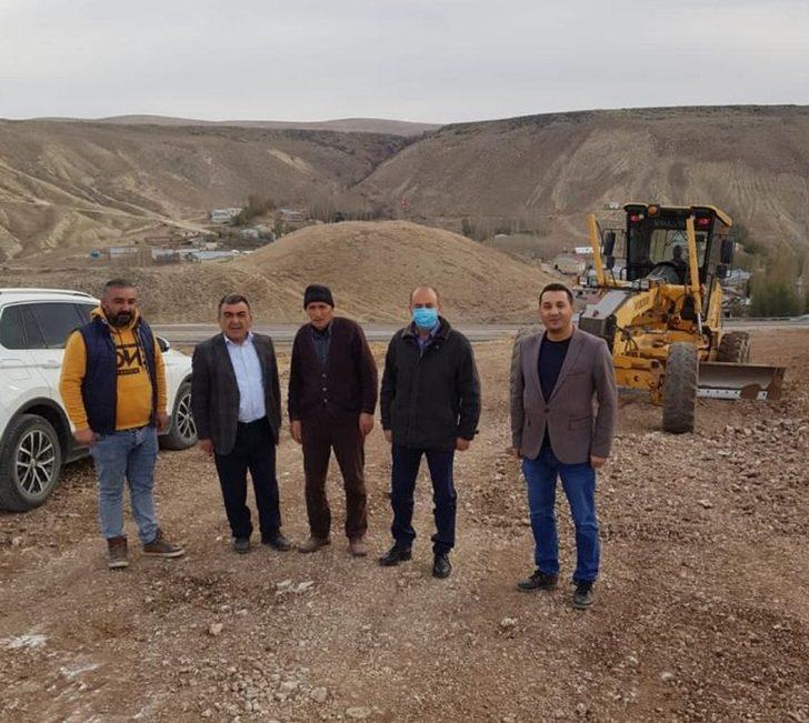 Gürün’de köy yolları kışa hazır G3