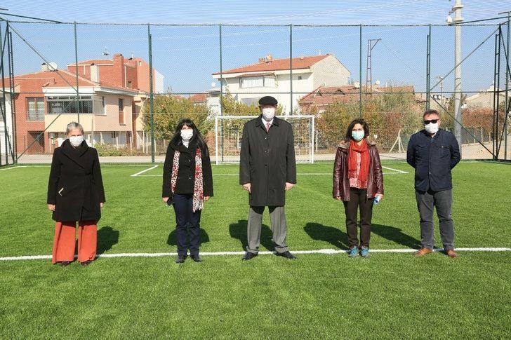 Kazım Kurt Gündoğdululara verdiği halı saha sözünü tuttu G1